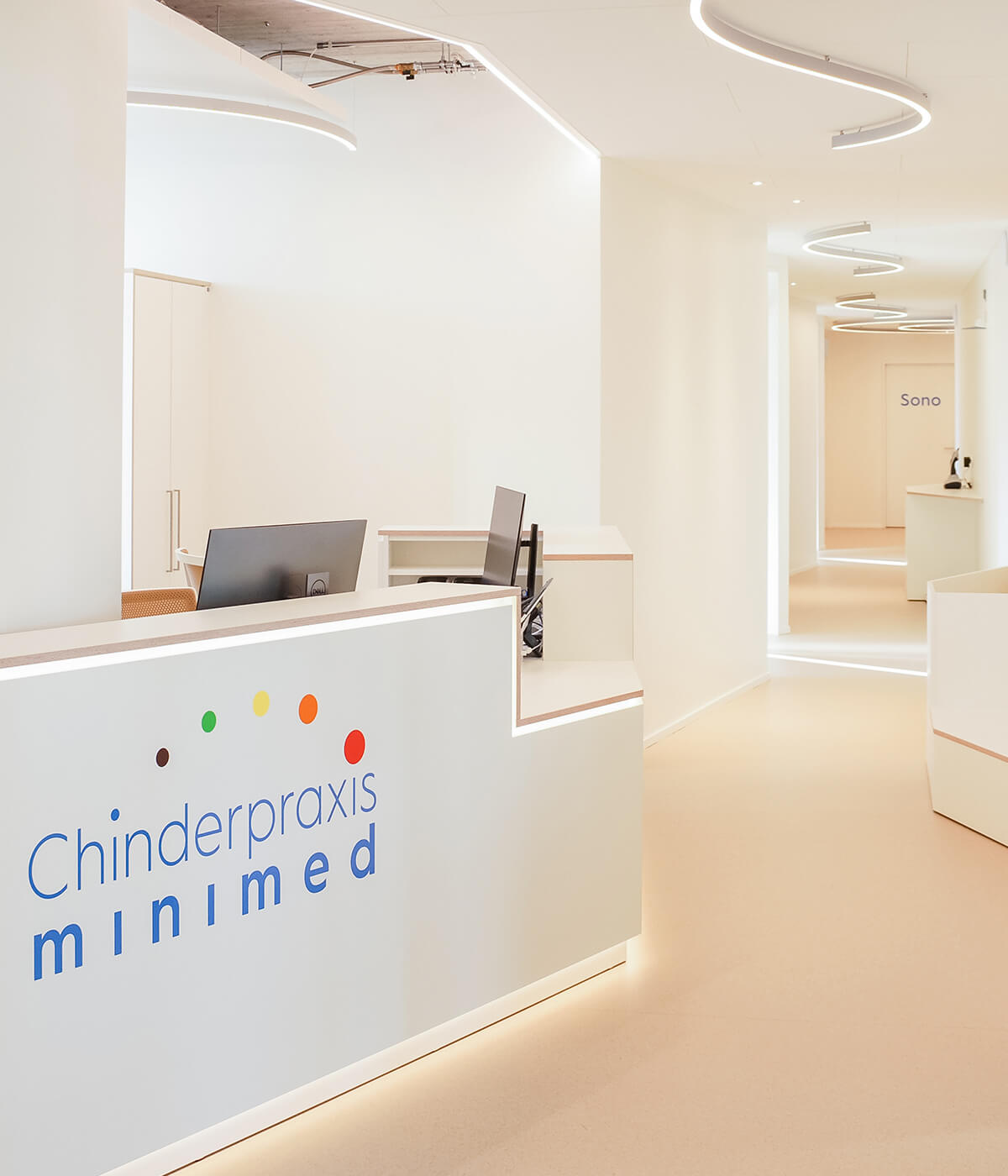 Eingangsbereich der Kinderarztpraxis Minimed in Winterthur